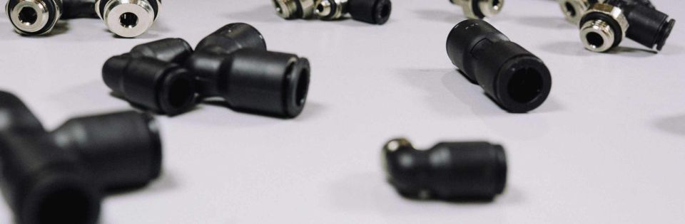 Racores, enchufes rápidos, accesorios y válvulas en Valladolid