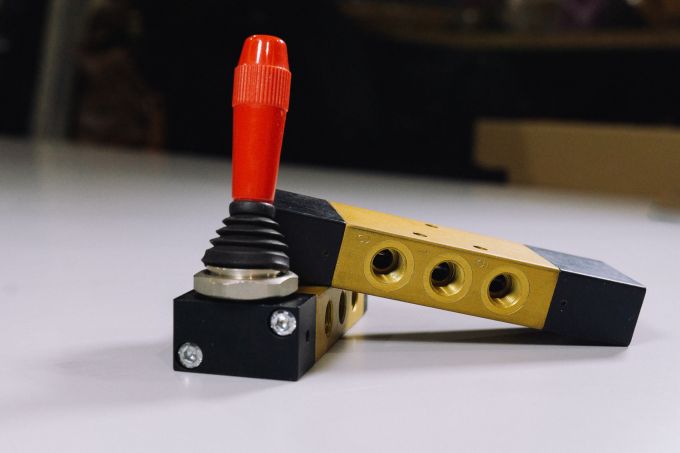 Principales componentes de un circuito neumático